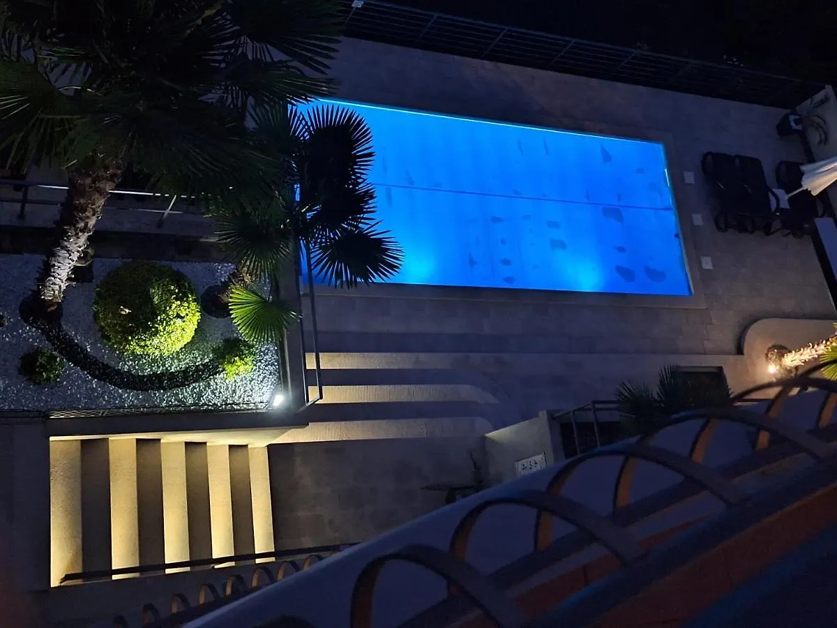 Villa Suzy-Apartments Suzana Lovran Apartment